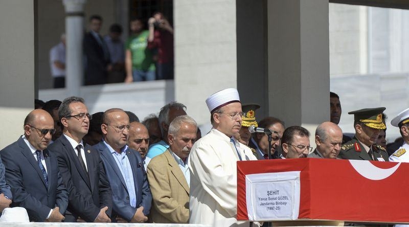 Sehit binbaşı son yolculuguna ugurlandi 24