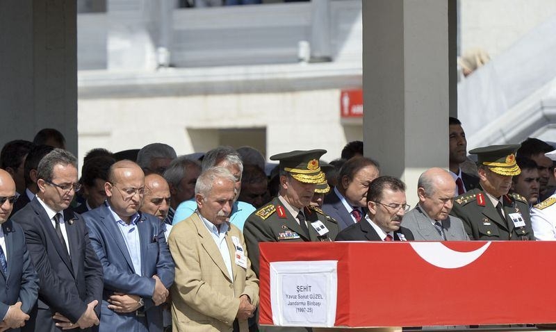 Sehit binbaşı son yolculuguna ugurlandi 8