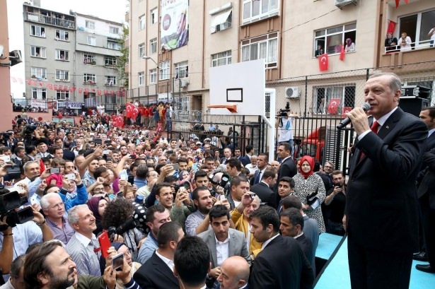 Erdoğan, mezun olduğu okulda 4