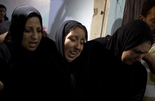 İsrail anne ve çocuğunu katletti 14