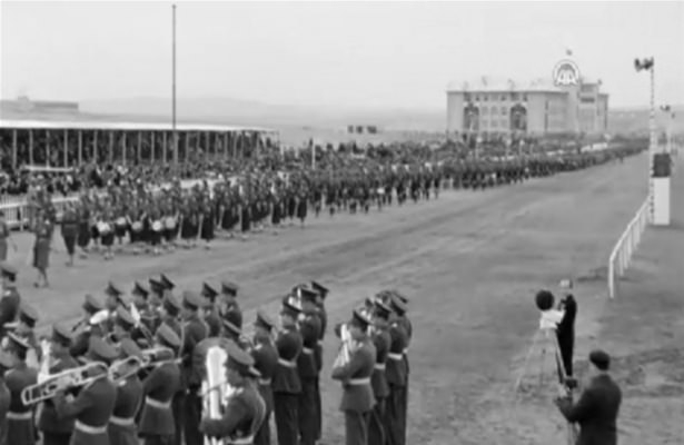 Cumhuriyetin 10. yılı kutlamaları ilk kez yayınlandı 12