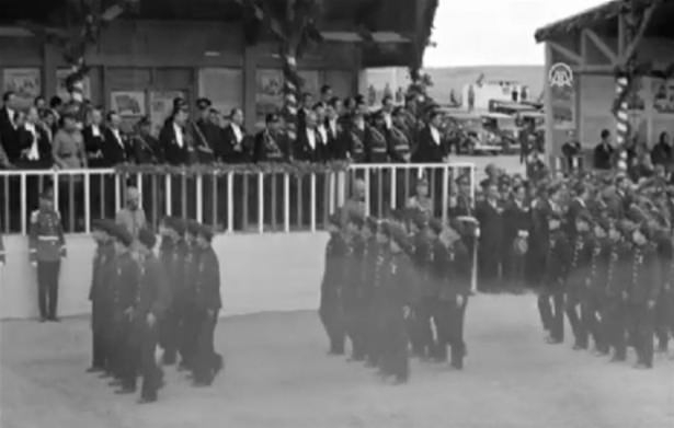 Cumhuriyetin 10. yılı kutlamaları ilk kez yayınlandı 14