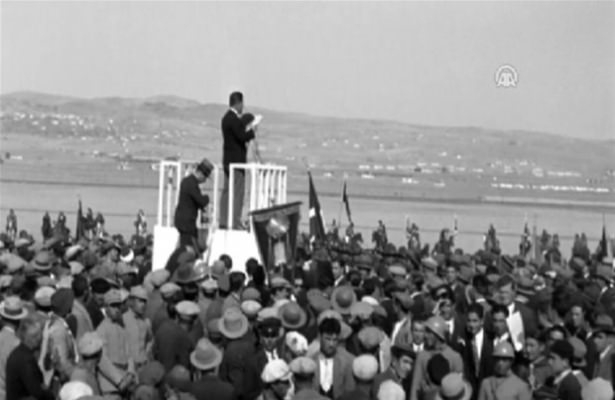 Cumhuriyetin 10. yılı kutlamaları ilk kez yayınlandı 15