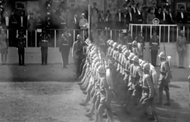 Cumhuriyetin 10. yılı kutlamaları ilk kez yayınlandı 21