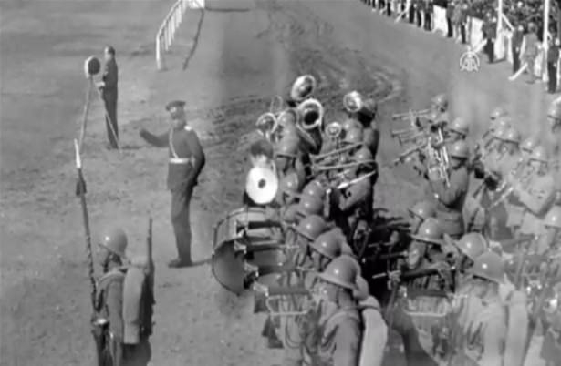 Cumhuriyetin 10. yılı kutlamaları ilk kez yayınlandı 23