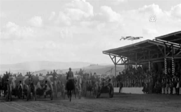 Cumhuriyetin 10. yılı kutlamaları ilk kez yayınlandı 31