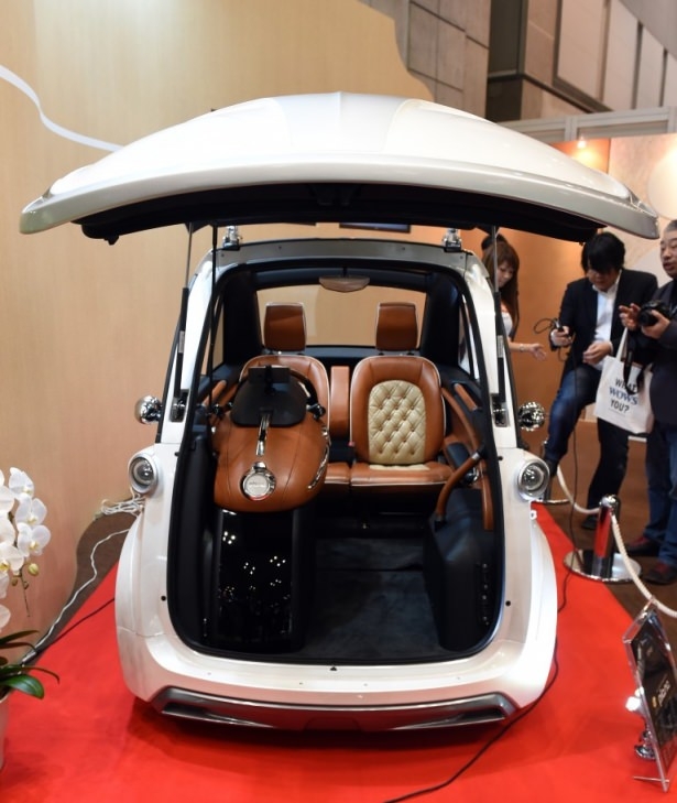 Devlerden gövde gösterisi 104