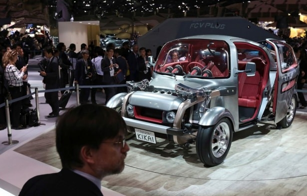 Devlerden gövde gösterisi 112