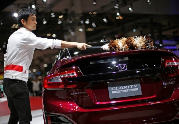 Devlerden gövde gösterisi 118