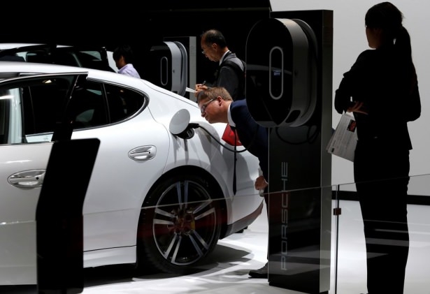 Devlerden gövde gösterisi 129