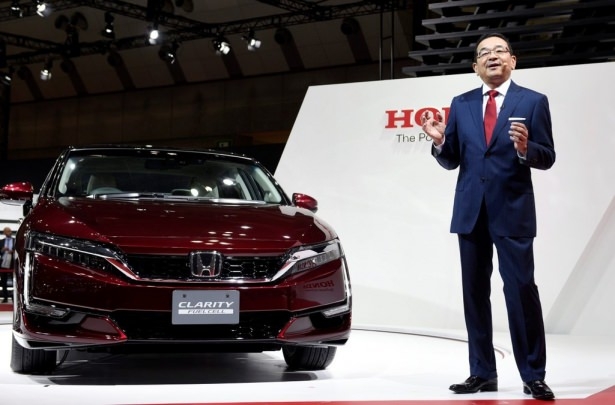 Devlerden gövde gösterisi 154