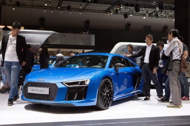 Devlerden gövde gösterisi 161