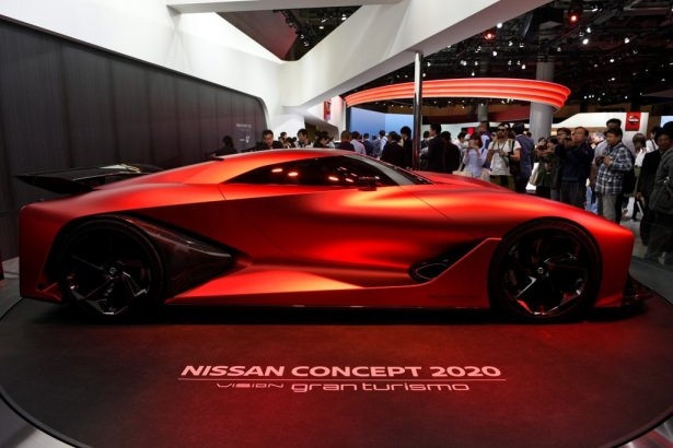 Devlerden gövde gösterisi 207