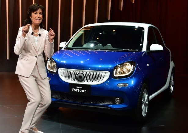 Devlerden gövde gösterisi 61