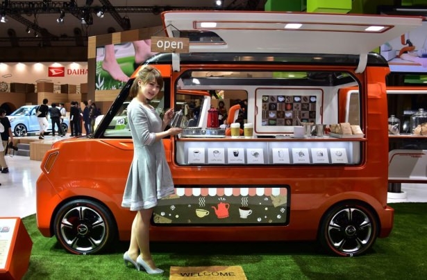 Devlerden gövde gösterisi 75