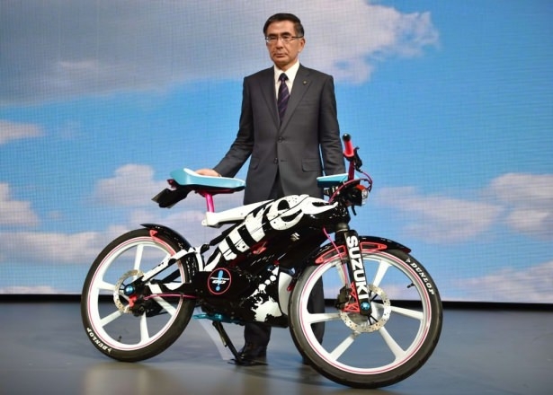 Devlerden gövde gösterisi 77