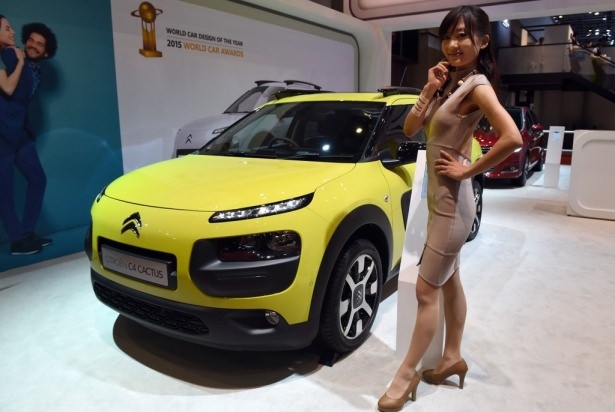 Devlerden gövde gösterisi 89