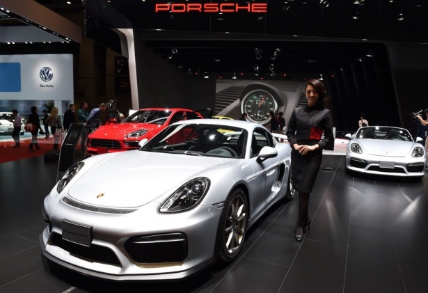 Devlerden gövde gösterisi 95