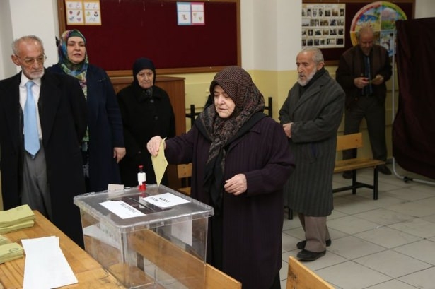 Türkiye sandık başında! İşte ilk kareler 10