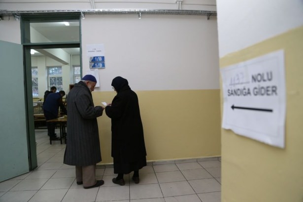 Türkiye sandık başında! İşte ilk kareler 11