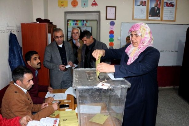 Türkiye sandık başında! İşte ilk kareler 17