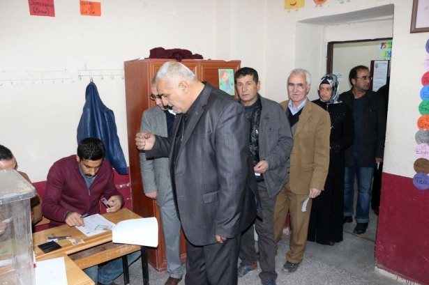 Türkiye sandık başında! İşte ilk kareler 18