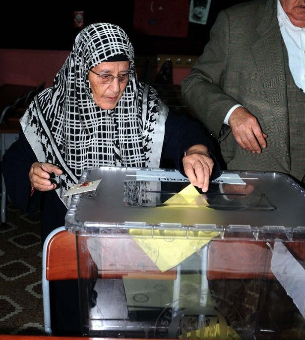 Türkiye sandık başında! İşte ilk kareler 21