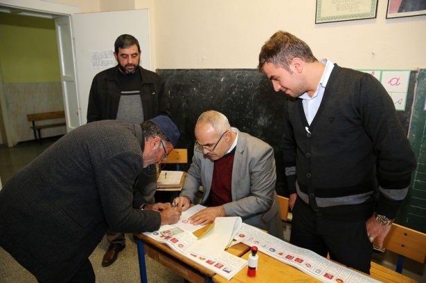 Türkiye sandık başında! İşte ilk kareler 26