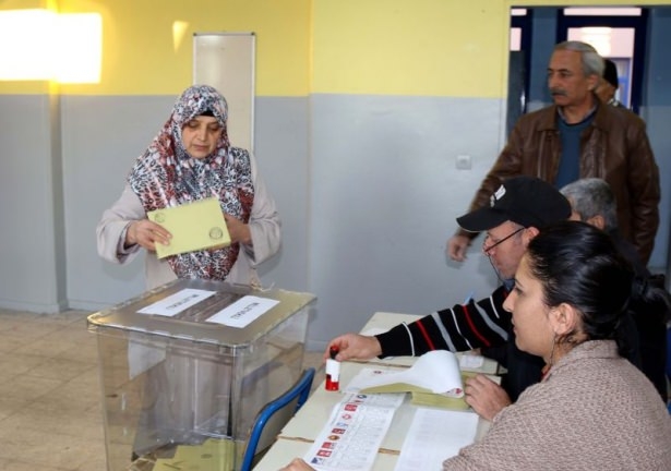 Türkiye sandık başında! İşte ilk kareler 37