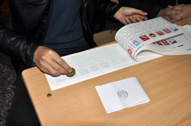 Türkiye sandık başında! İşte ilk kareler 40