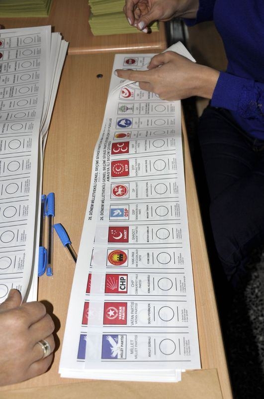 Türkiye sandık başında! İşte ilk kareler 48