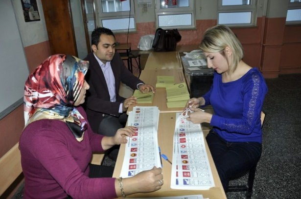Türkiye sandık başında! İşte ilk kareler 50