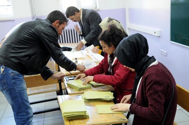 Türkiye sandık başında! İşte ilk kareler 51