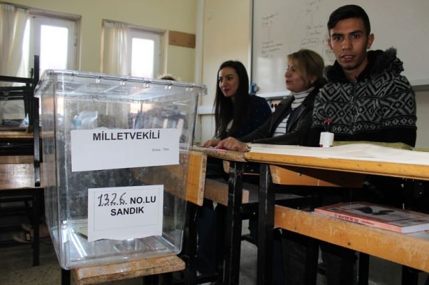 Türkiye sandık başında! İşte ilk kareler 58