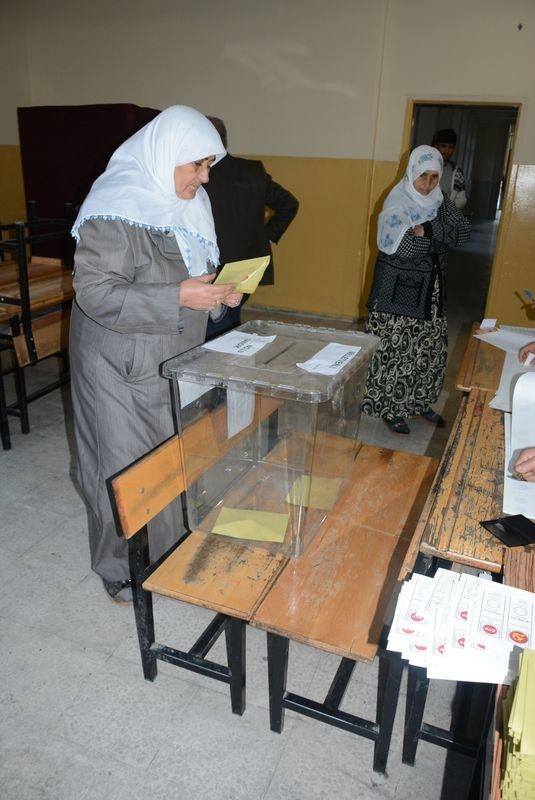 Türkiye sandık başında! İşte ilk kareler 60