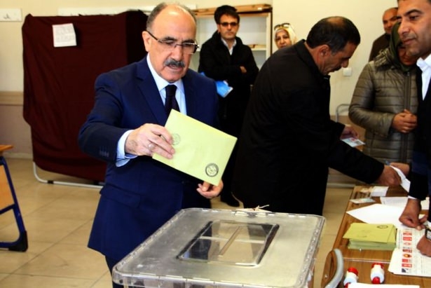 Siyasiler sandık başında 1