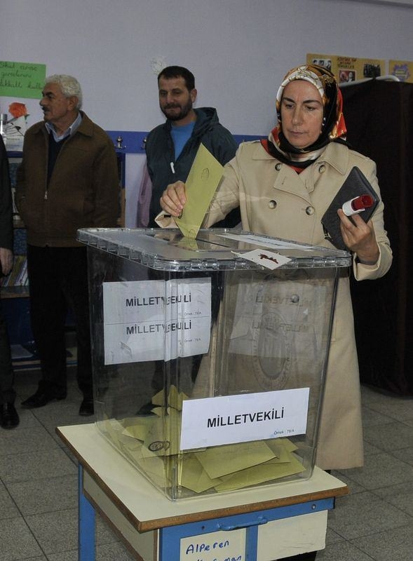 Siyasiler sandık başında 14