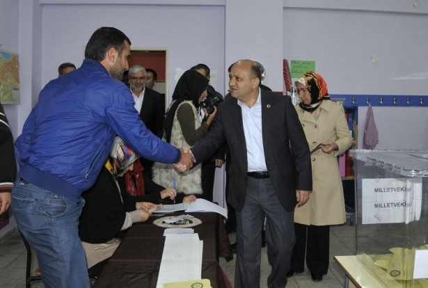 Siyasiler sandık başında 15
