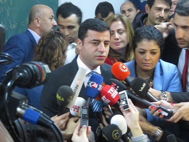 Siyasiler sandık başında 17