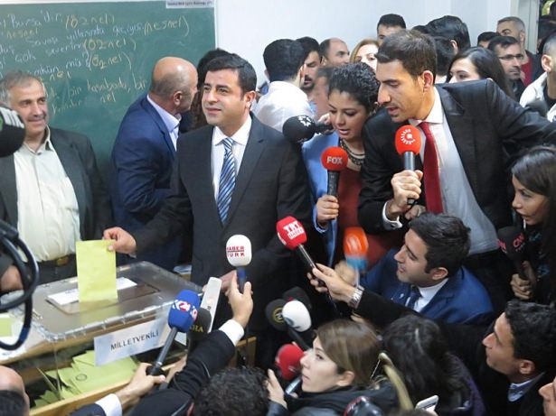 Siyasiler sandık başında 19