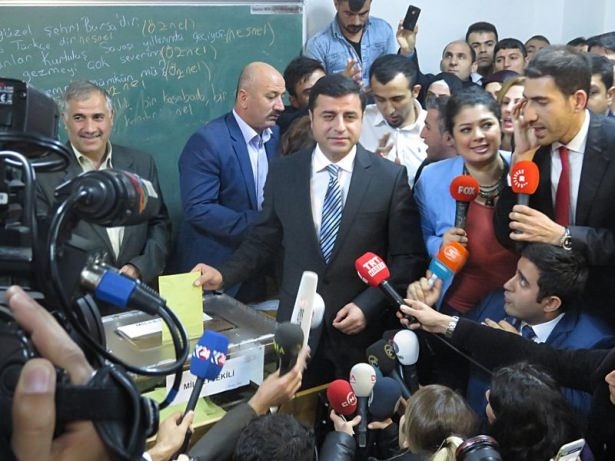 Siyasiler sandık başında 20