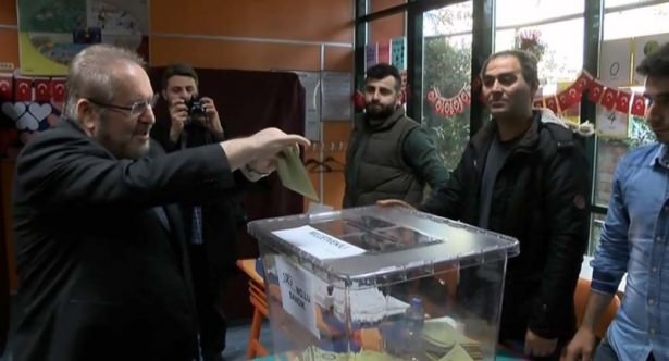 Siyasiler sandık başında 22