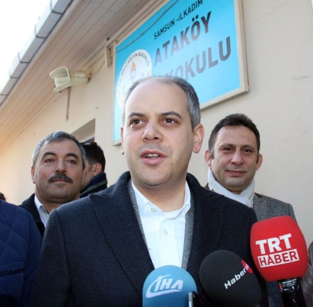 Siyasiler sandık başında 24