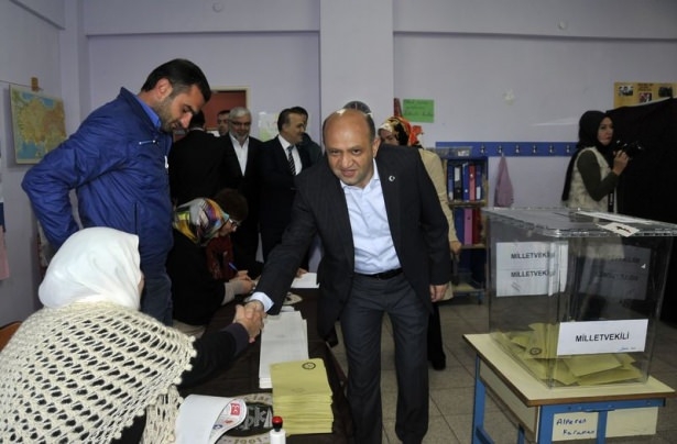 Siyasiler sandık başında 6