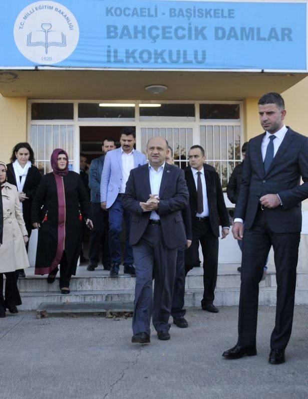 Siyasiler sandık başında 7