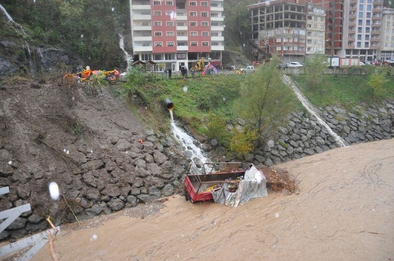 Artvin'de sel ve heyelan faciası 18