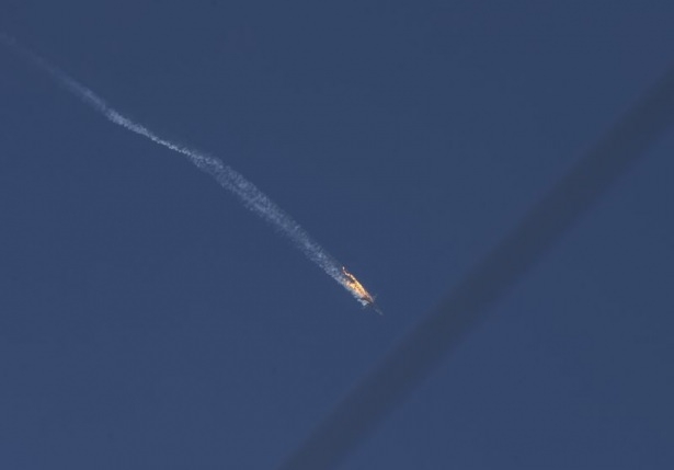 Suriye sınırında uçak düştü 12