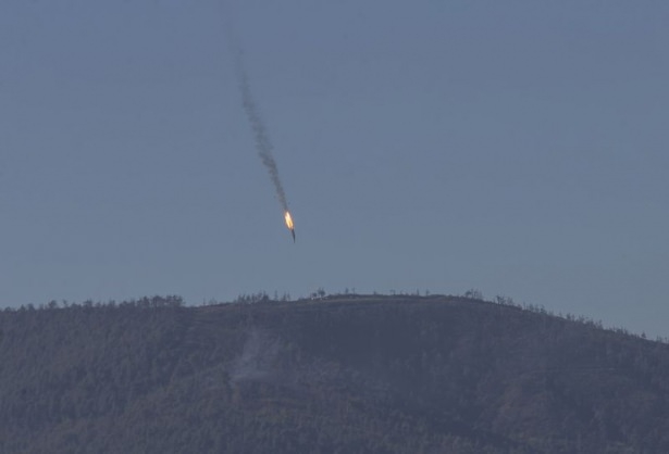 Suriye sınırında uçak düştü 5