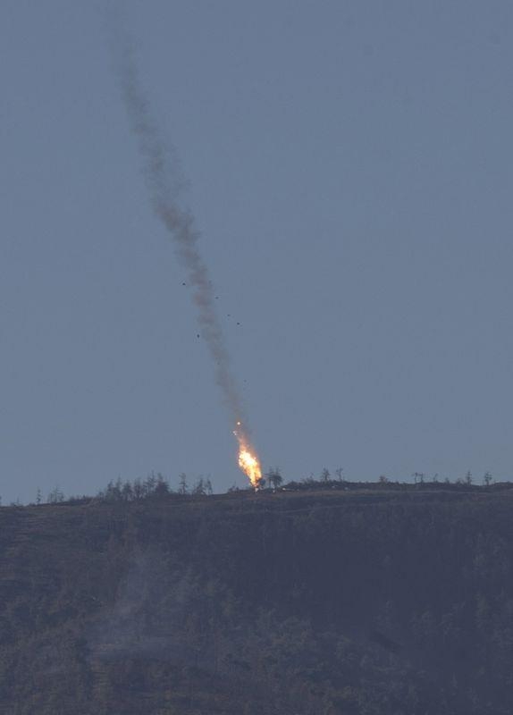 Suriye sınırında uçak düştü 9