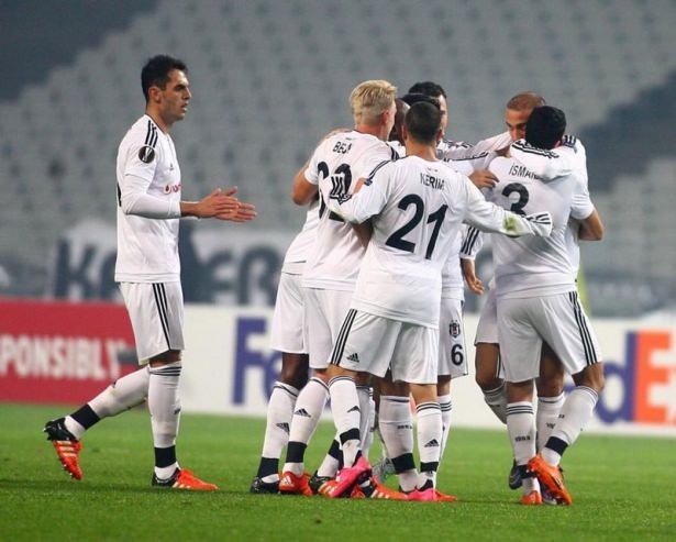 Cenk Kartal'ı uçurdu 10